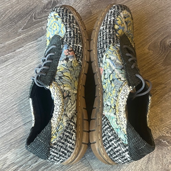 Born Taza Floral Tapestry Tweed Lace Up Sneakers Womens‎ 8.5 EU 40 - Picture 2 of 8